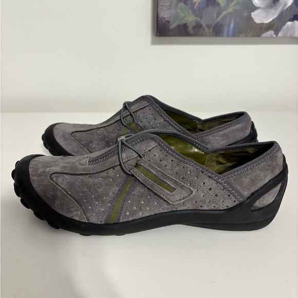 Clark’s Privo Women’s Size 8.5 Gray Suede shoes - Picture 3 of 10